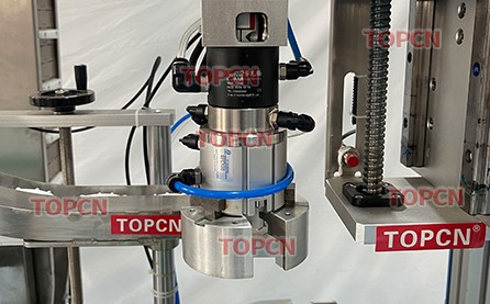Automatic Linear 5L 20L HDPE Bottle Jerry Can Lubricating Motor Lubricant Lube Oil Weighing Filling Line