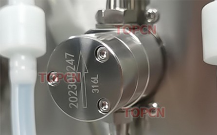 Hot Selling Automatic Two Nozzle Simple Style Bottle For Small Food Beverage Chemical Oil Liquid Filling Machine