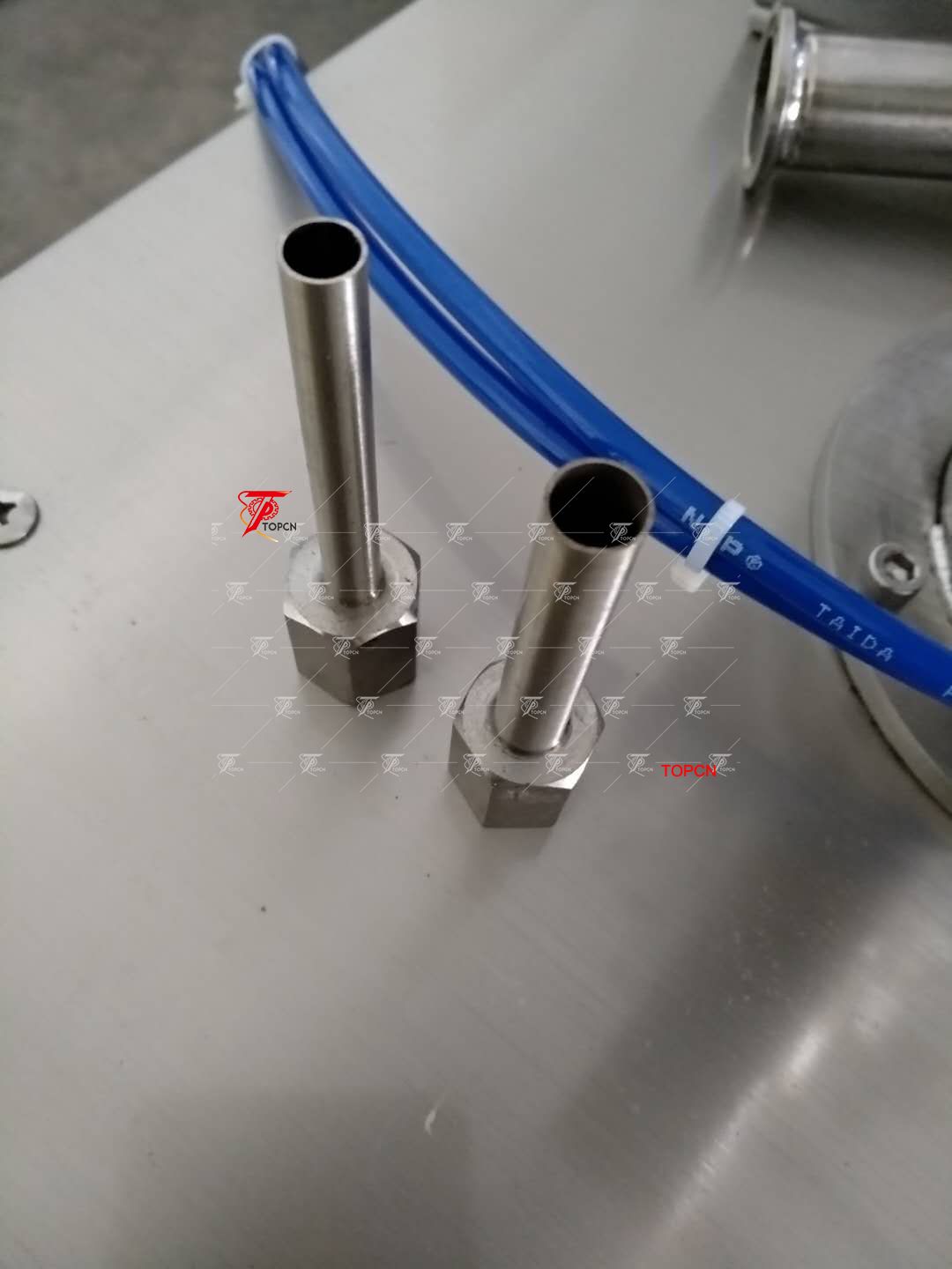 Czech Republic Customer ordered Fully pneumatic filling machine semi automatic piston filler